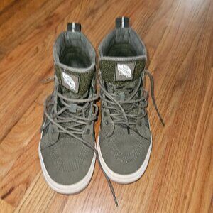 Green MTE Hightop Vans Size M 9.5 W 11